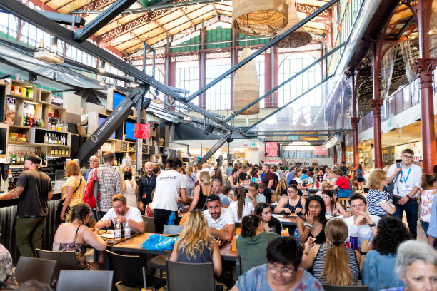 Menus QR Code : Pourquoi et comment digitaliser votre carte en 2025 ?